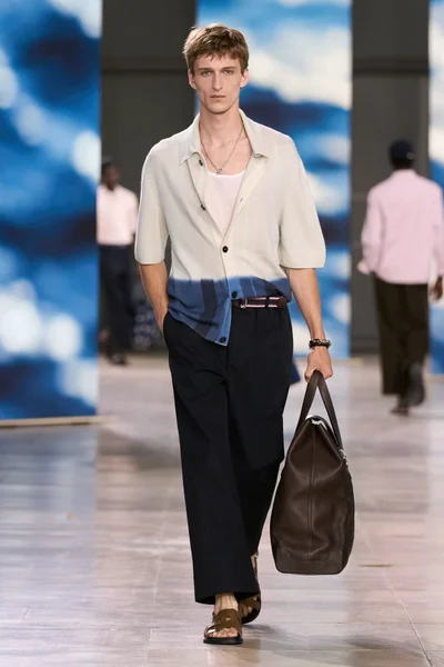 Look 35